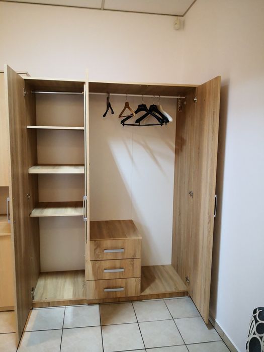 Mobilă dormitor în stare foarte bună