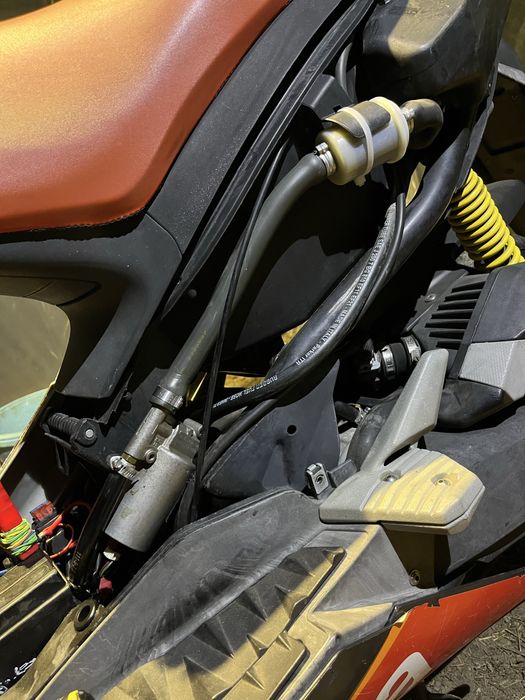 Dezmembrez aprilia sr 50 ditech