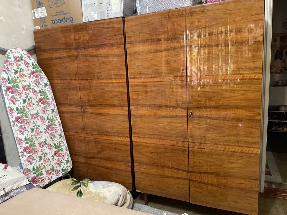 Продам шифоньер в отличном состоянии