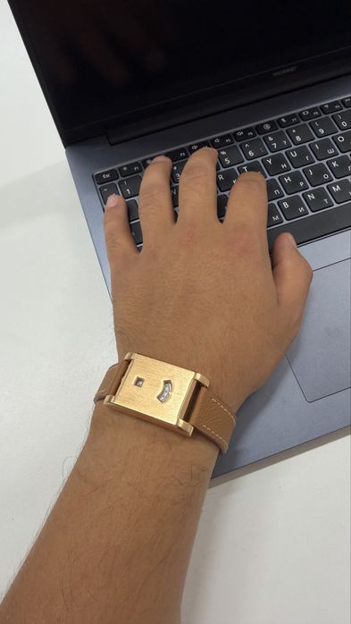 Продам часы срочно