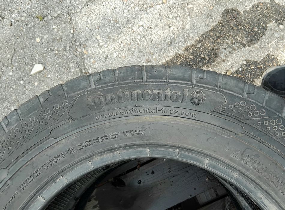Бусови гуми 195 75 16 С Ц Континентал Continental 2 броя - нов внос. Не са нови! Посочената цена е за един брой гума. Без коментар на цената.