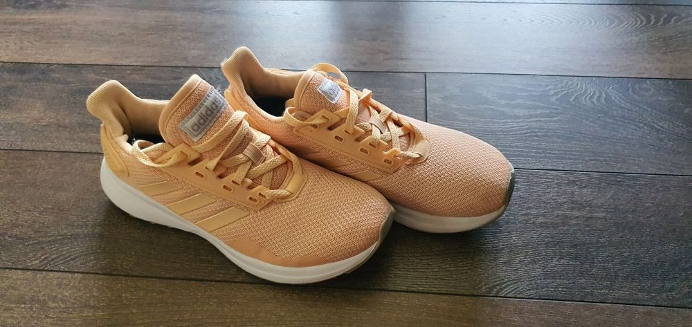 Дамски маратонки adidas cloudfoam