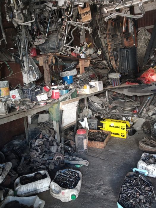 Мерседес 102 запчасти