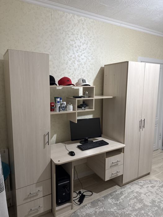 Отдам диваны кресла и шкаф