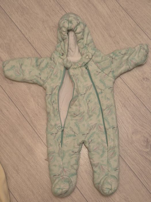 Комбинезон на малыша
