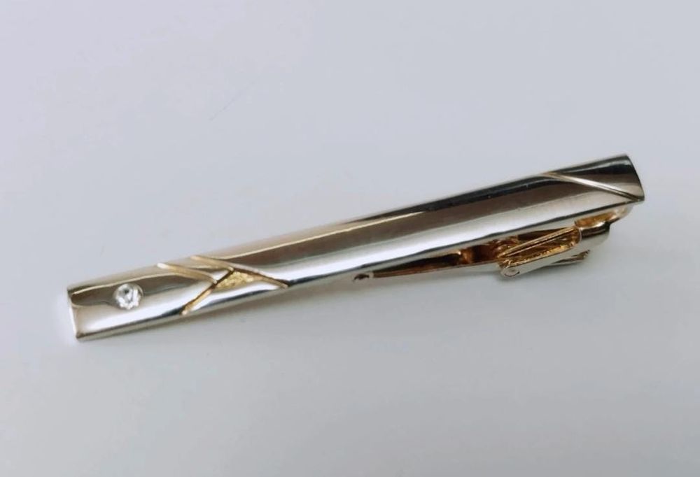 Vechi ac de cravată placat cu argint