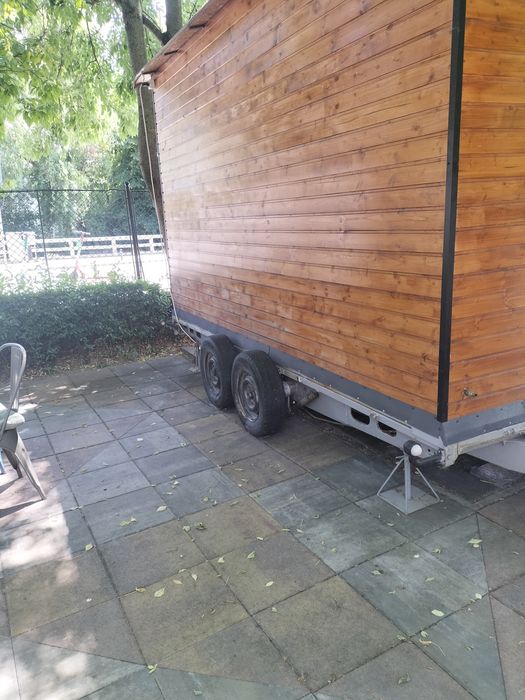 Vând rulota food truc