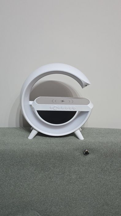 Колонка с осветление и часовник, безжично зареждане, RGB, 4 в 1