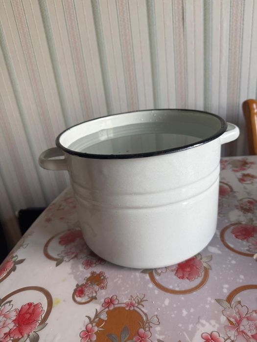 Кастрюля эмалирлванная