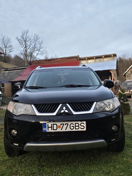 Mitsubishi Outlander II 2.0 7 locuri