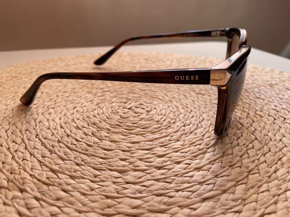 Слънчеви очила Guess