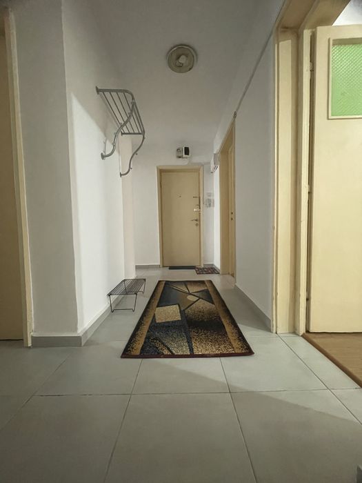 Chirie 3 cam decomandate (1 Mai)