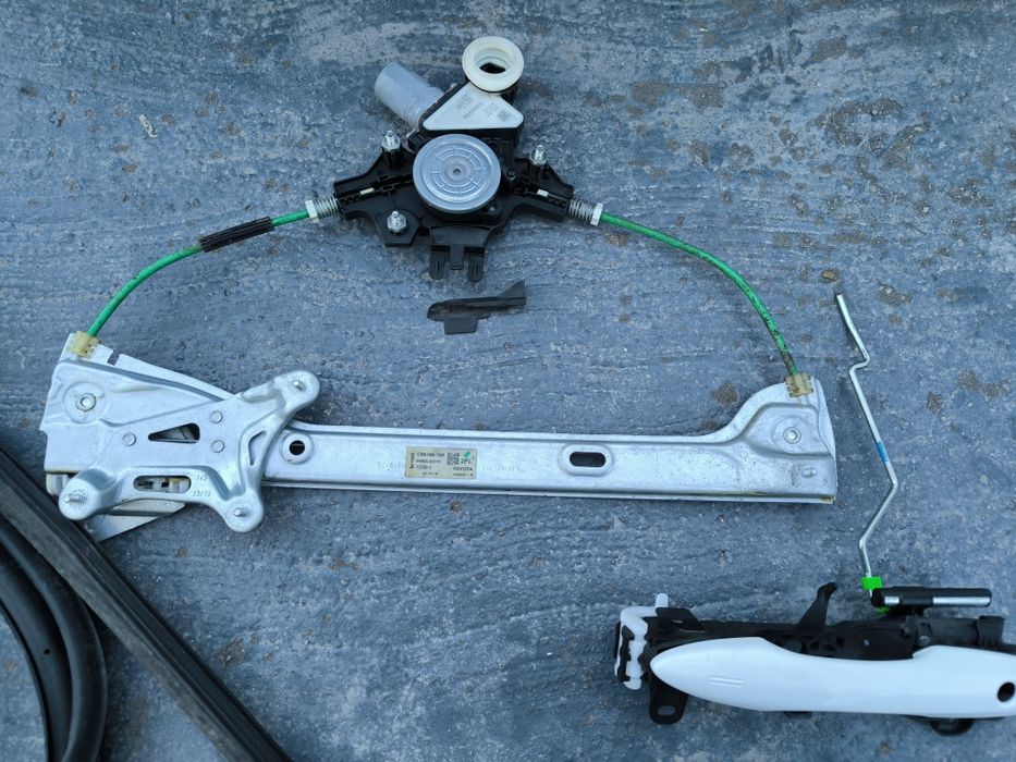 Vând jante  16 originale Toyota, accesorii portiera stângă față