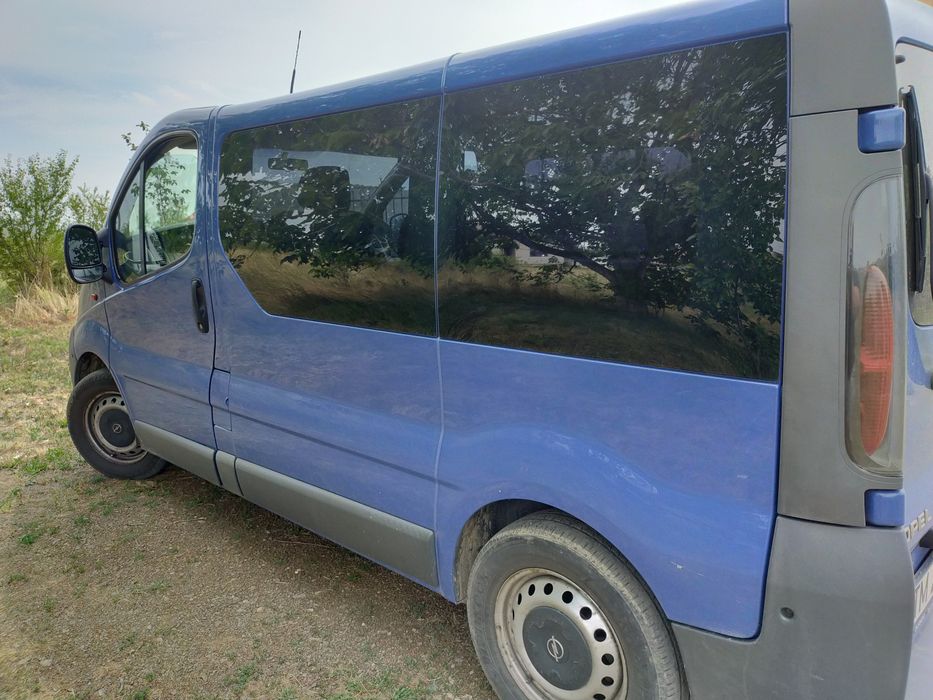 Vând Opel Vivaro