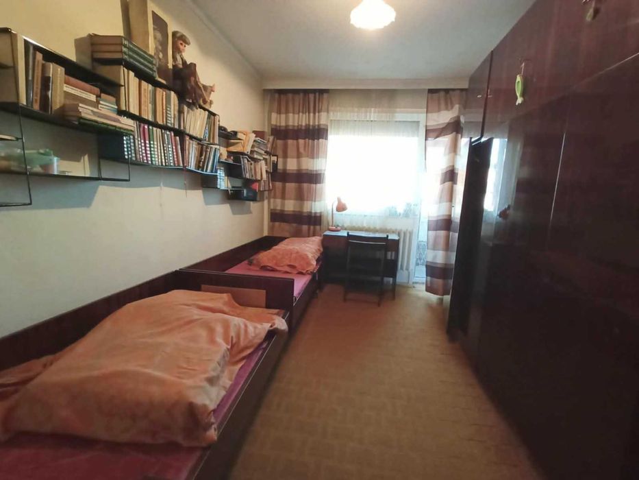 Продава се Тристаен апартамент в Плевен, Идеален център - 90 кв.м за 765 €/кв.м - Снимка #2