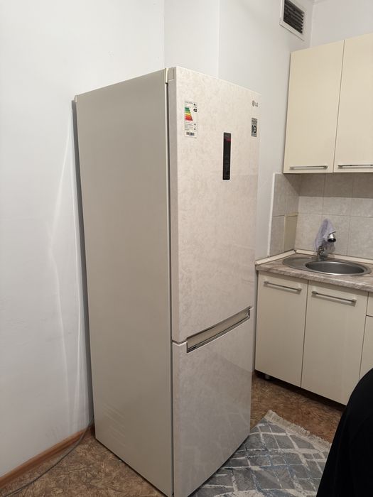 Продается холодильник новый