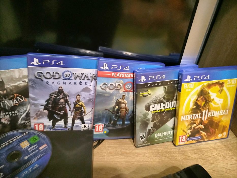 Конзола ps4 +10 игри