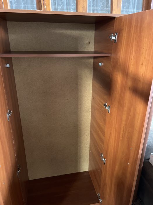 Деревянный Шкаф 1.80