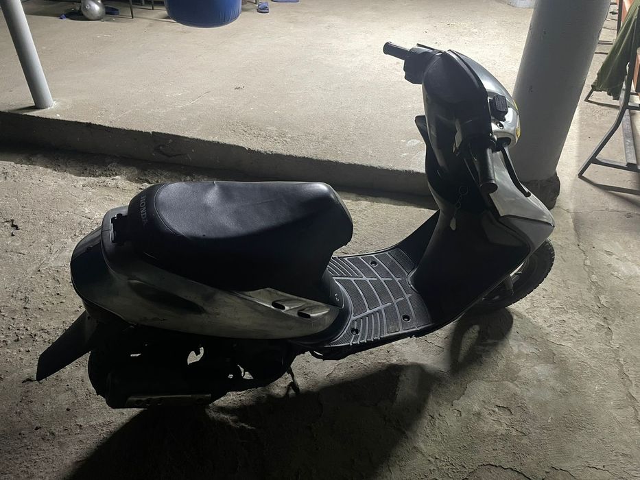 Мопед Honda dio Sr28