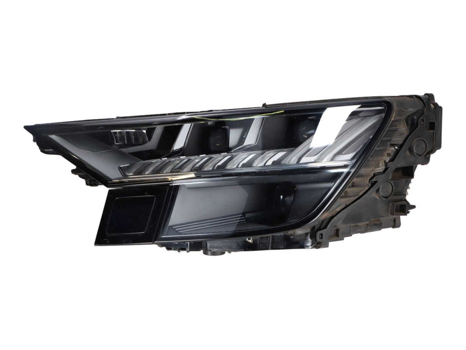 Audi Q8 ляв фар