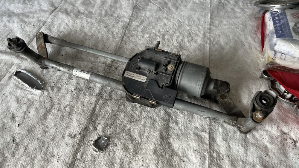 Моторче предни чистачки Volkswagen Golf 6 2008-