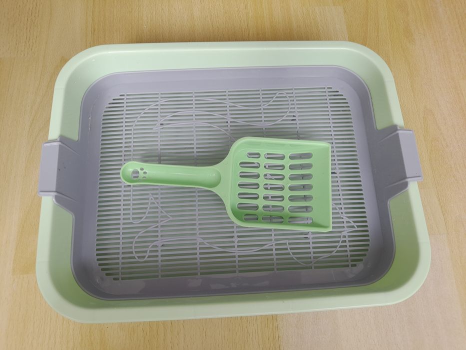 Продам лоток с совком.