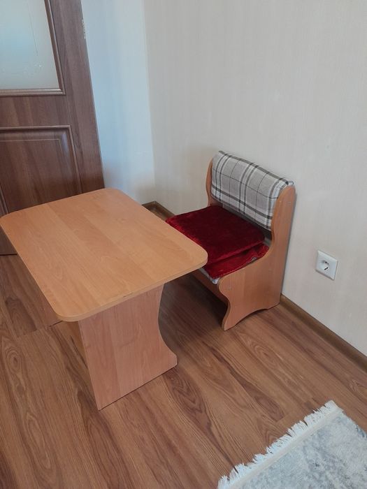 Продам детский стол со стулом