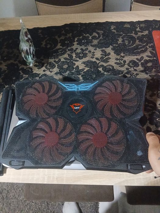 De vanzare kit tatuaj si laptop