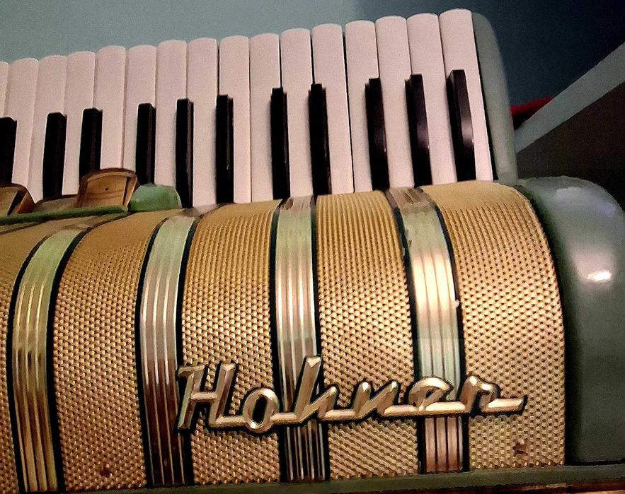 HOHNER MARCHESA  120 basi  de colectie impecabil
