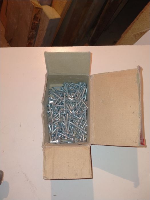 Крепёж,гвозди,саморезы