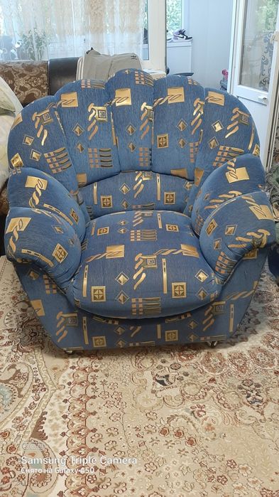 Диван и два кресла