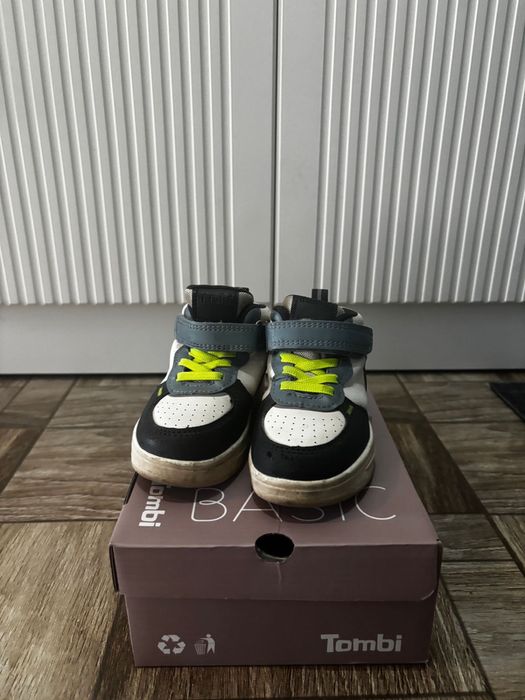 Продам кроссовки на весну