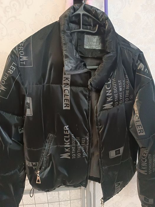 куртки девочкам в отличном состоянии