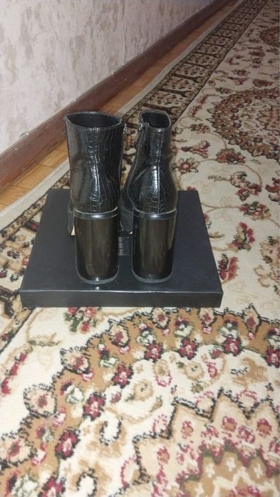 Продается сапоги.