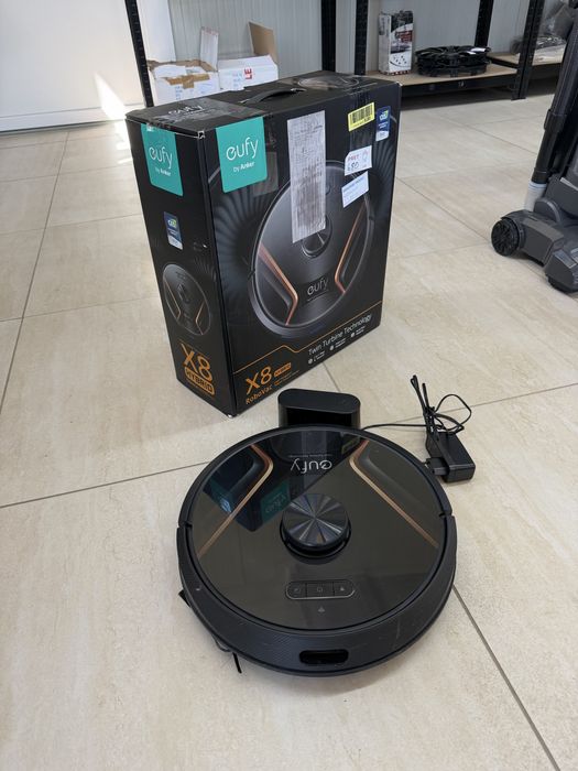 Anker Eufy RoboVac X8 Aspirator Robot Wifi Hibrid 2-in-1 Negru