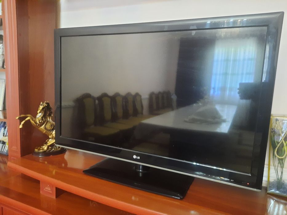 Телевизор LG 42 сатылады