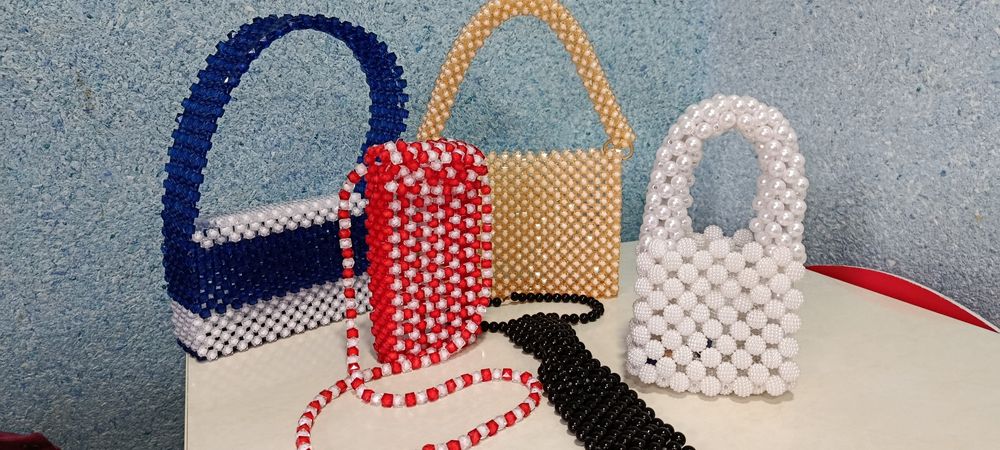 Декоративная ручная сумка