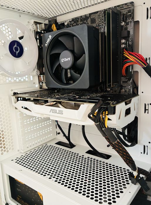 Calculator de GAMING AMD Ryzen 5 / 16Gb Ram / 1Tb Ssd