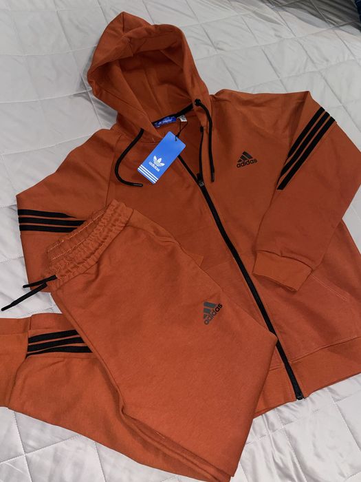 Спортивный костюм