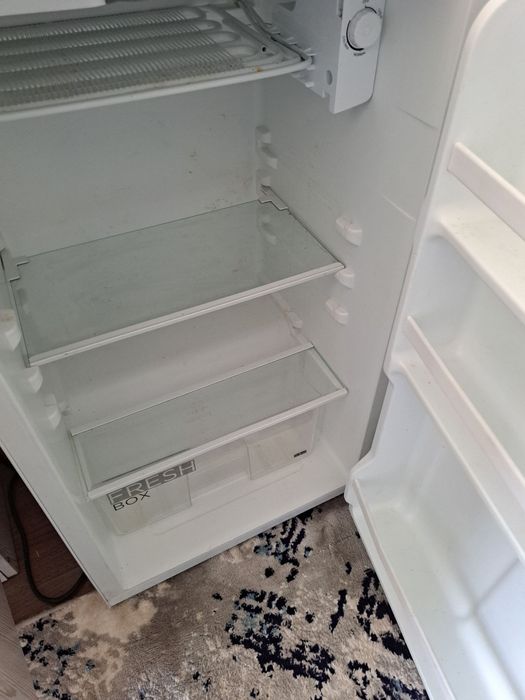 Продаётся мини холодильник.в почти новом состояние