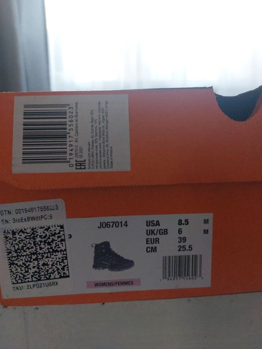 Продам ботинки трекинг,утеплённые,термо р.39