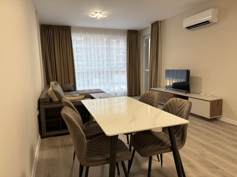 Двустаен апартамент с подземно паркомясто под наем в к-с “Южен 2”