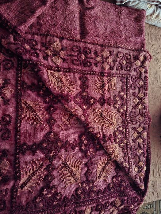 Cuvertura din lana tesuta manual