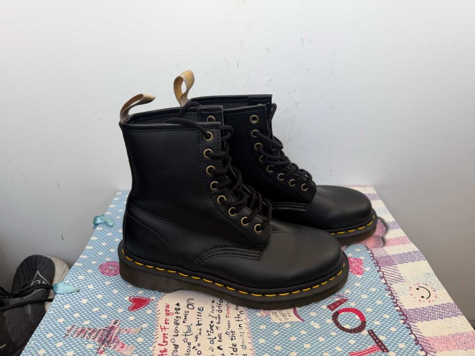 Dr Martens 14045 Black Vegan Leather Black''оригинални боти 38 номер