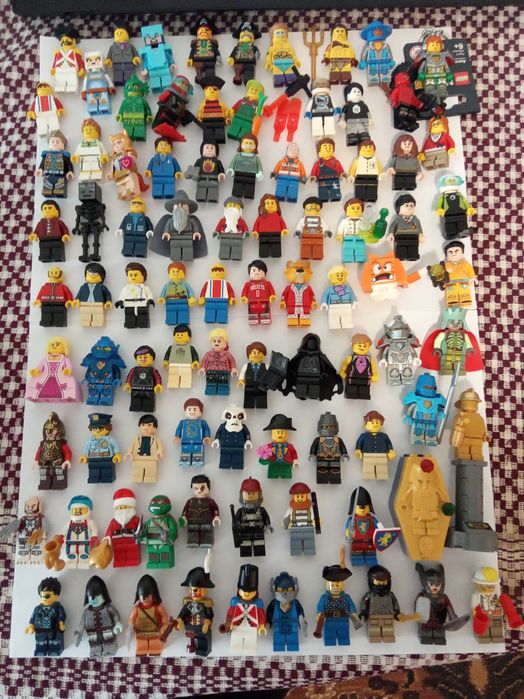 Lego minifigurine din toate temele si perioadele
