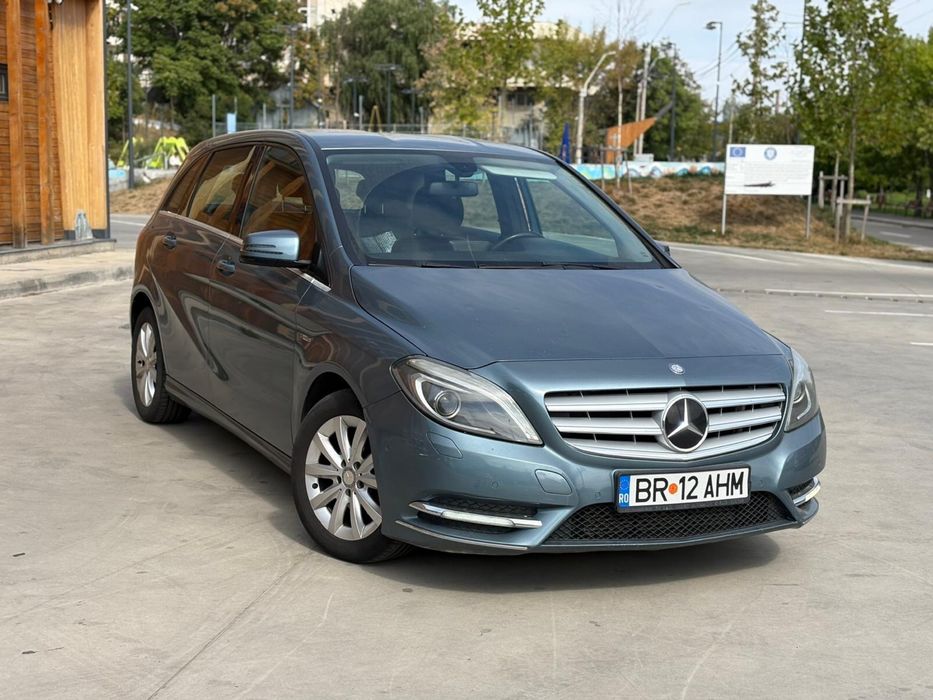 Mercedes Benz B180