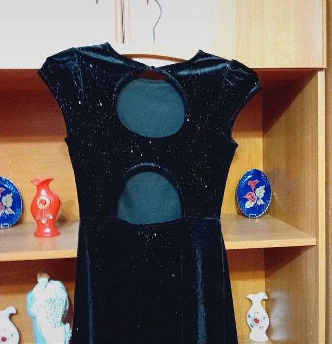 Rochie midi din catifea elastica