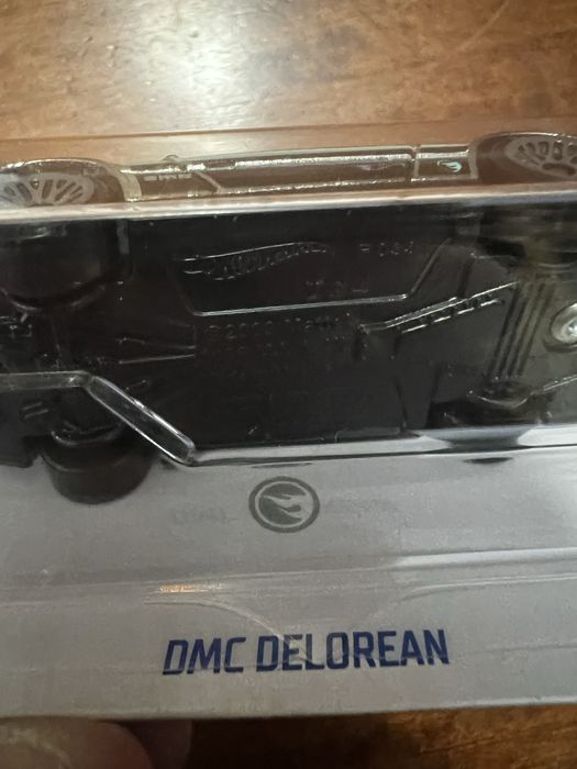 Hot Wheels treasure find DELOREAN