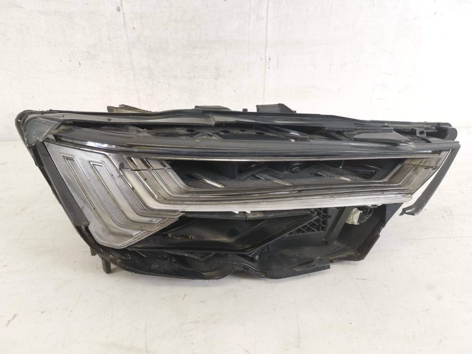 Фар Дясно Лед Матрикс Лъч Ауди А6 С8 / Audi A6 C8 Оригинален Авариран