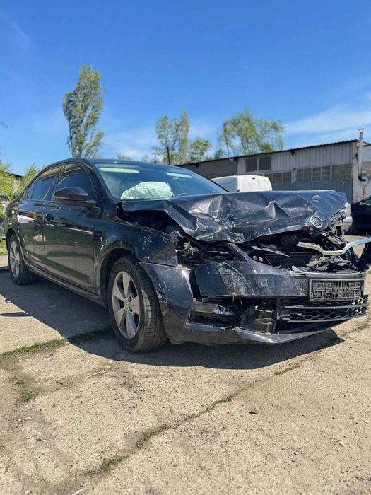Skoda Octavia 3 avariat / lovit